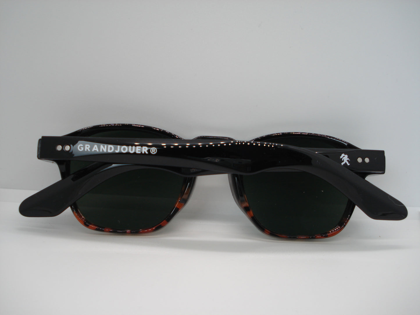 GRANDJOUER® Raizen Shades – Brown Frame Green Lens